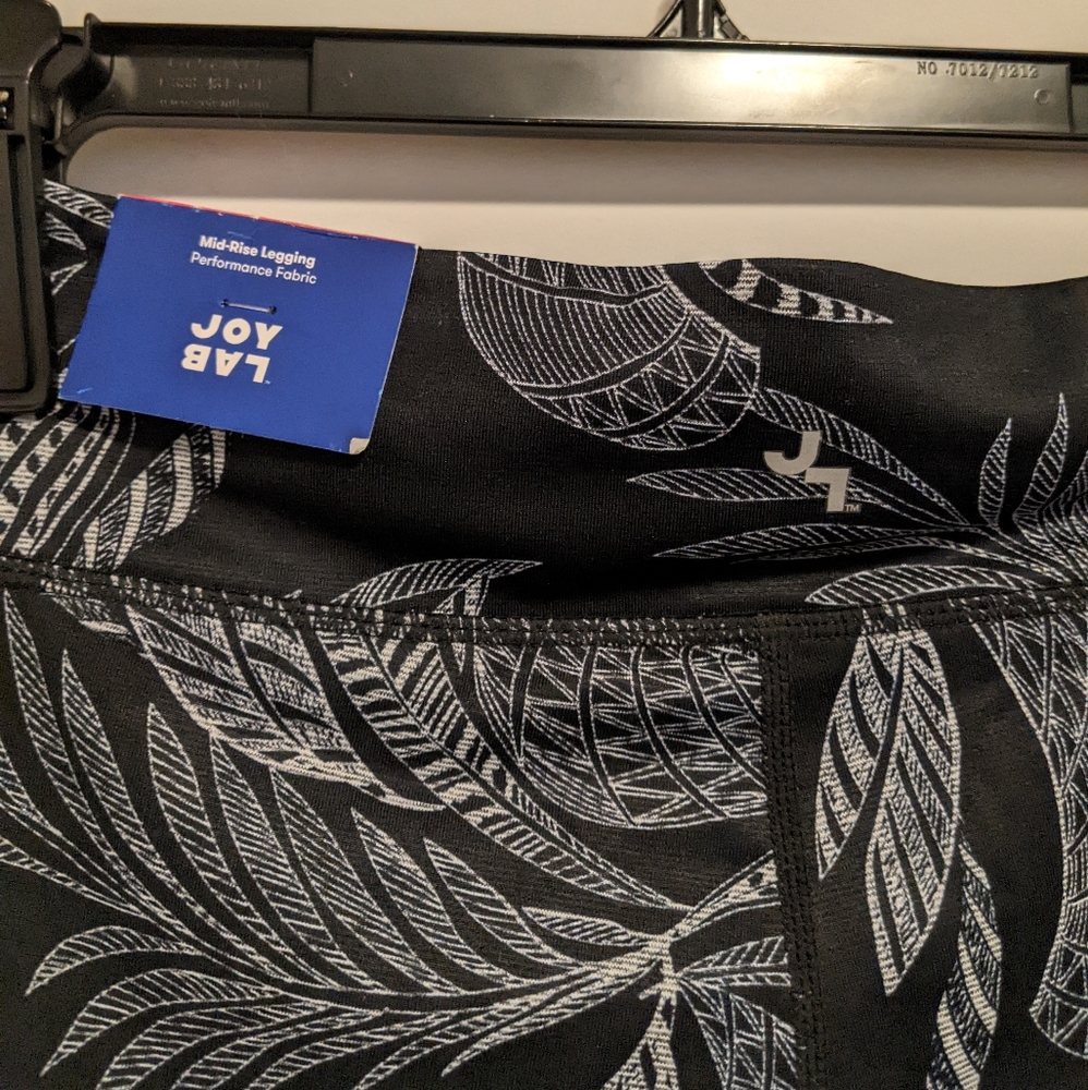 NWT Joy Lab black white leaf pattern athletic leggings size XS - Picture 5 of 7